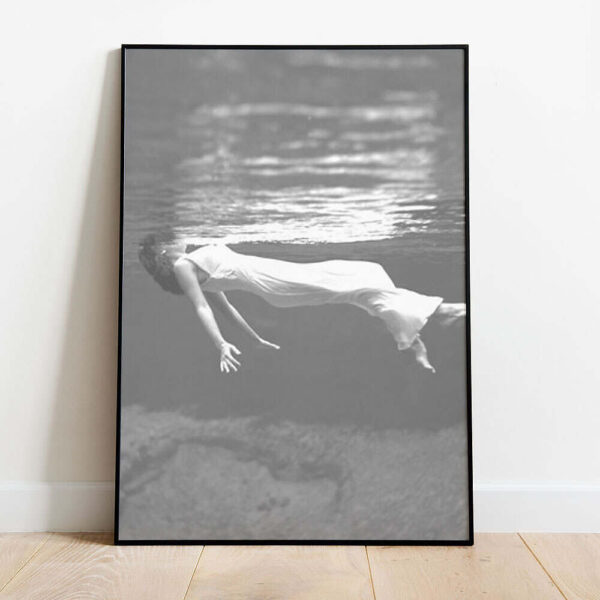 Frame 4 Floating Woman Underwater Photo Photography Sea and Water